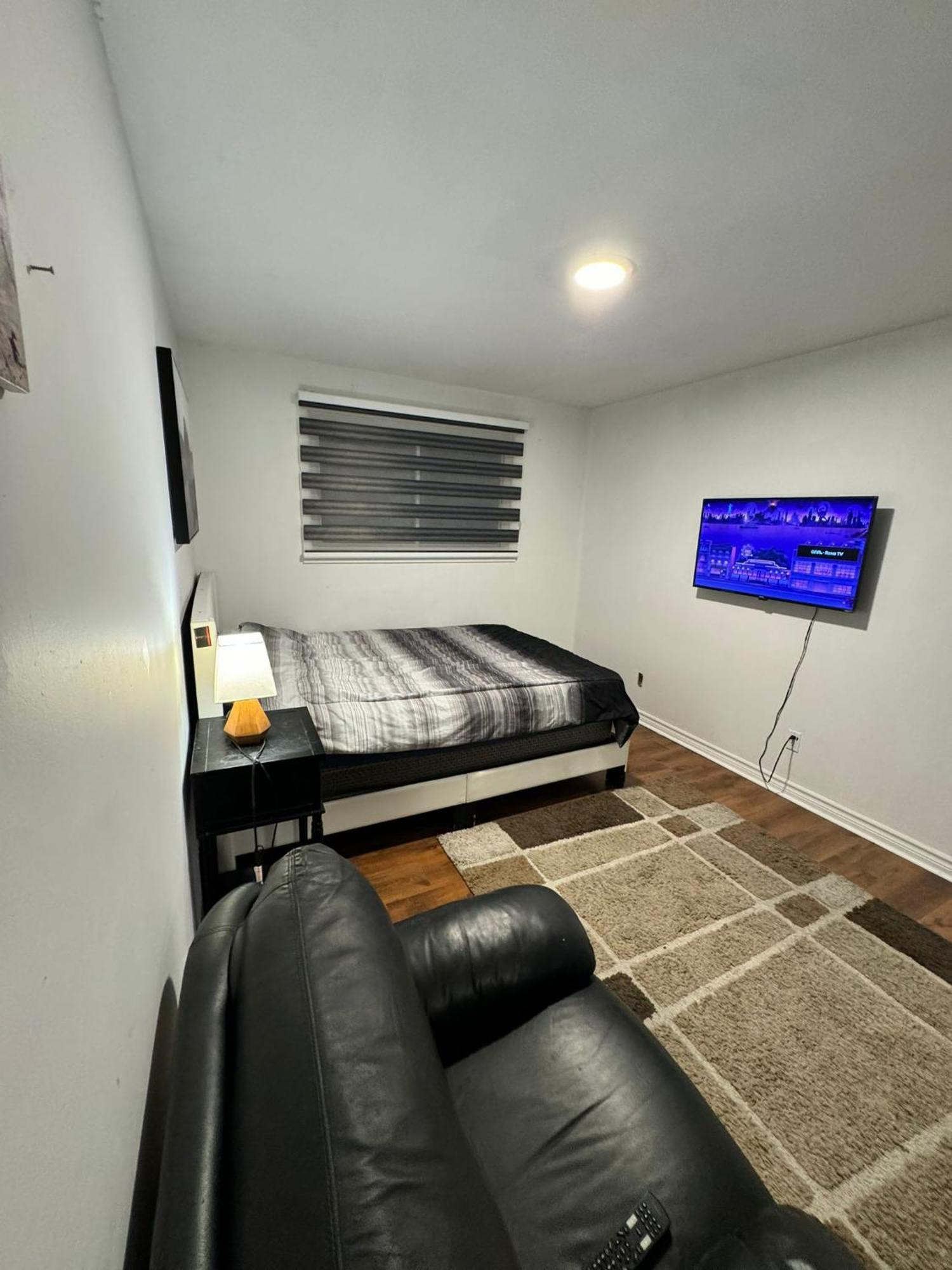 28 Bingham Road Hotel แบรมพ์ตัน ภายนอก รูปภาพ